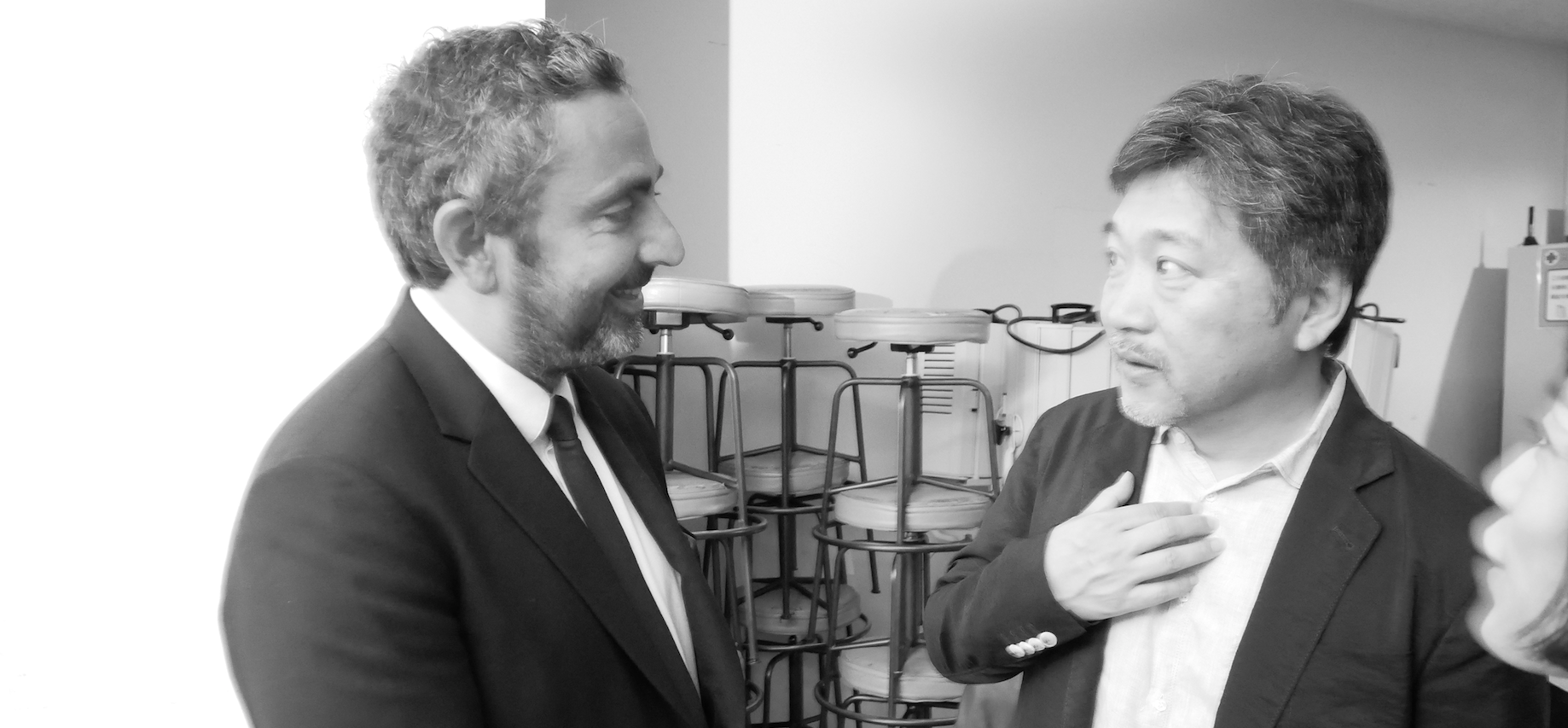 Hirokazu Kore-eda, &agrave; propos des r&eacute;alisateurs fran&ccedil;ais de la d&eacute;l&eacute;gation - Hirokazu Kore-eda et Eric Toledano - &copy; S. Cauchon/UniFrance