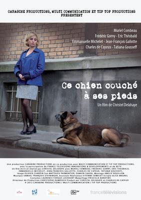 Ce chien couché à ses pieds Ce chien couché à ses pieds