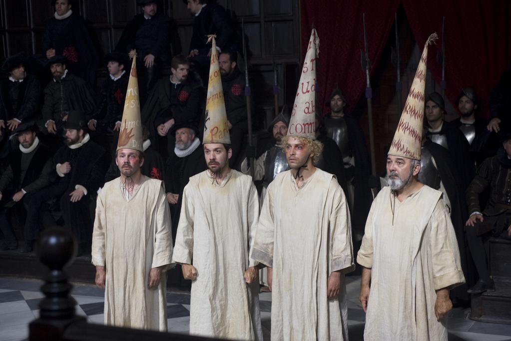 Rosa y negro - © Lucia Faraig Rosa y negro - © Lucia Faraig