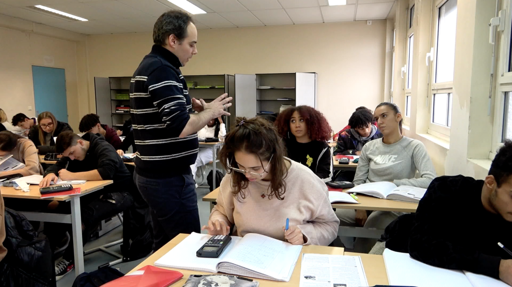  Le Monde est &agrave; eux