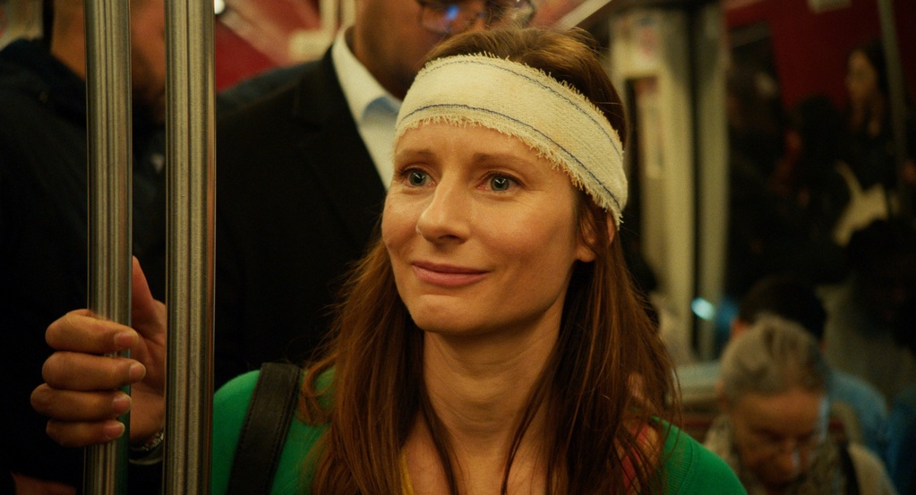 &Eacute;lise sous emprise - &copy; Les Films Grand Huit