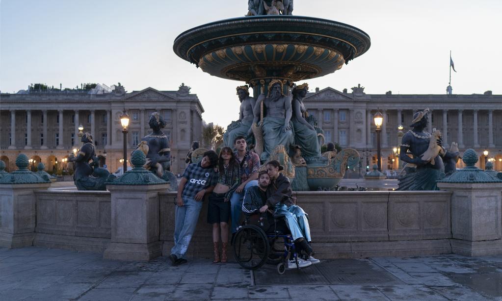 LOL 2.0: Anne's Golden Hour - &copy; 2026 CURIOSA FILMS &ndash; LOVE IS IN THE AIR - APOLLO FILMS DISTRIBUTION - FRANCE 2 CINÉMA - M6 FILMS