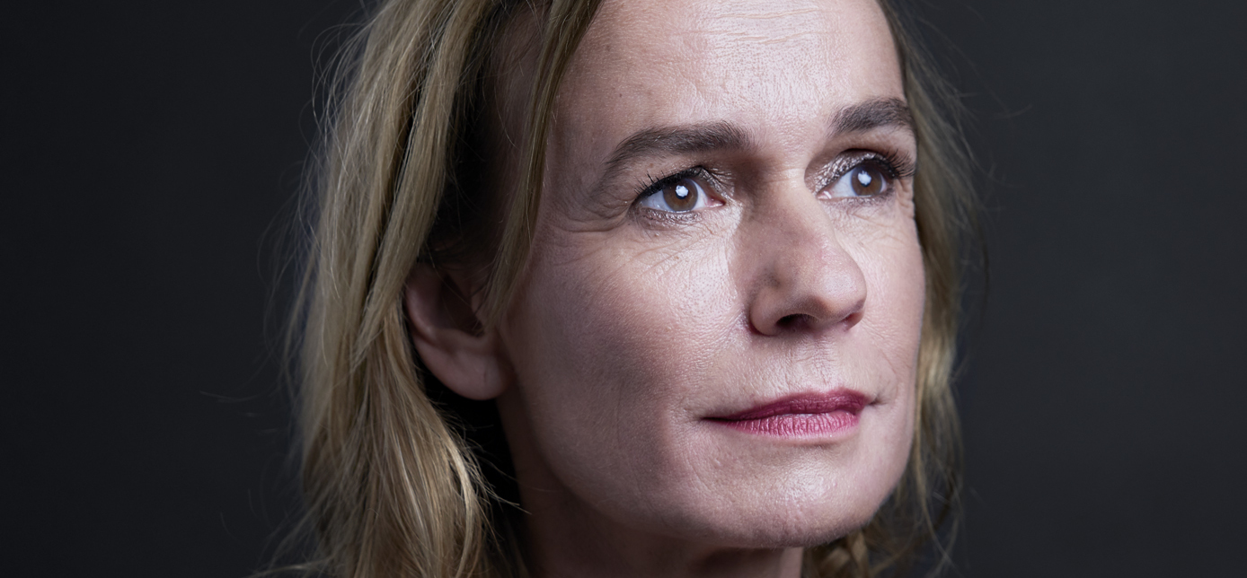 "Gardons le lien" : Sandrine Bonnaire parle avec Rodrigo Fonseca (Br&eacute;sil) - &copy; Jean Baptiste Le Mercier / UniFrance