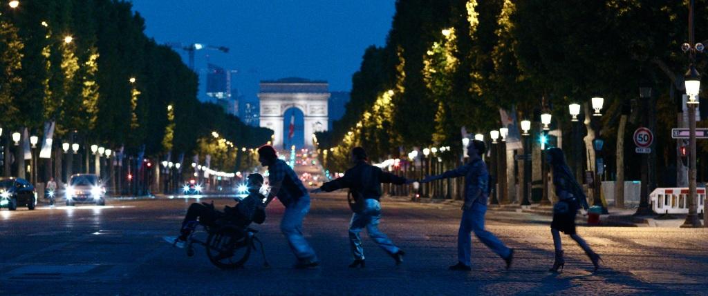 LOL 2.0: Anne's Golden Hour - &copy; 2026 CURIOSA FILMS &ndash; LOVE IS IN THE AIR - APOLLO FILMS DISTRIBUTION - FRANCE 2 CINÉMA - M6 FILMS