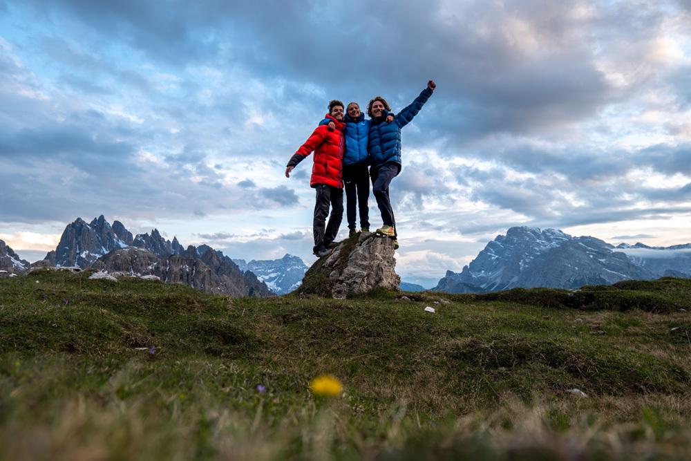 The ultimate adventure : crossing the Alps between sky and stone The ultimate adventure : crossing the Alps between sky and stone