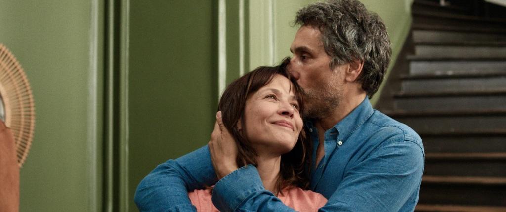 Sophie Marceau - &copy; 2026 CURIOSA FILMS &ndash; LOVE IS IN THE AIR - APOLLO FILMS DISTRIBUTION - FRANCE 2 CINÉMA - M6 FILMS