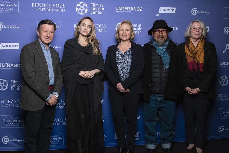 Les artistes français autour du monde avec Unifrance - Gilles Pélisson, Angelina Jolie, Daniela Elstner, Rithy Panh & Elizabeth Becker (New York) - © Thomas Brunot / Unifrance Les artistes français autour du monde avec Unifrance - Gilles Pélisson, Angelina Jolie, Daniela Elstner, Rithy Panh & Elizabeth Becker (New York) - © Thomas Brunot / Unifrance