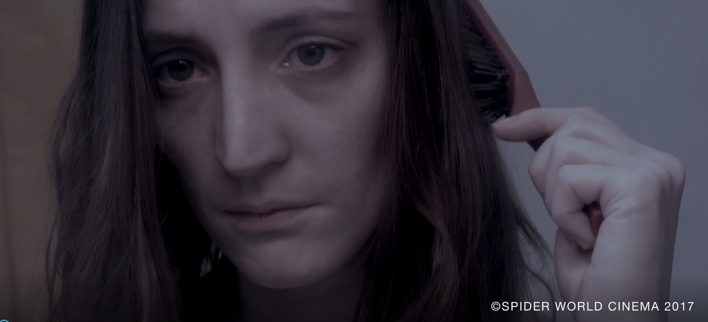 Je m’appelle Chloé, j’ai 25 ans, j’veux pas mourir Je m’appelle Chloé, j’ai 25 ans, j’veux pas mourir