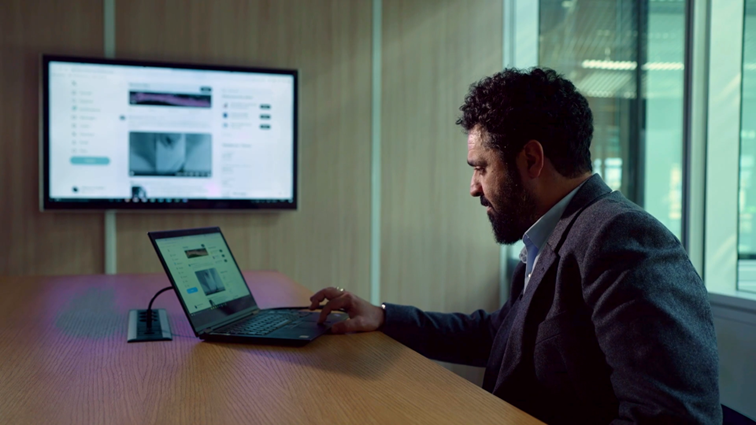 Hamas, Blood and Weapons Hamas, Blood and Weapons