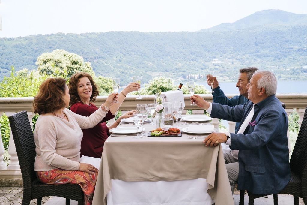 Never Too Late for Love - © Bibi Film TV - Le Pacte Never Too Late for Love - © Bibi Film TV - Le Pacte