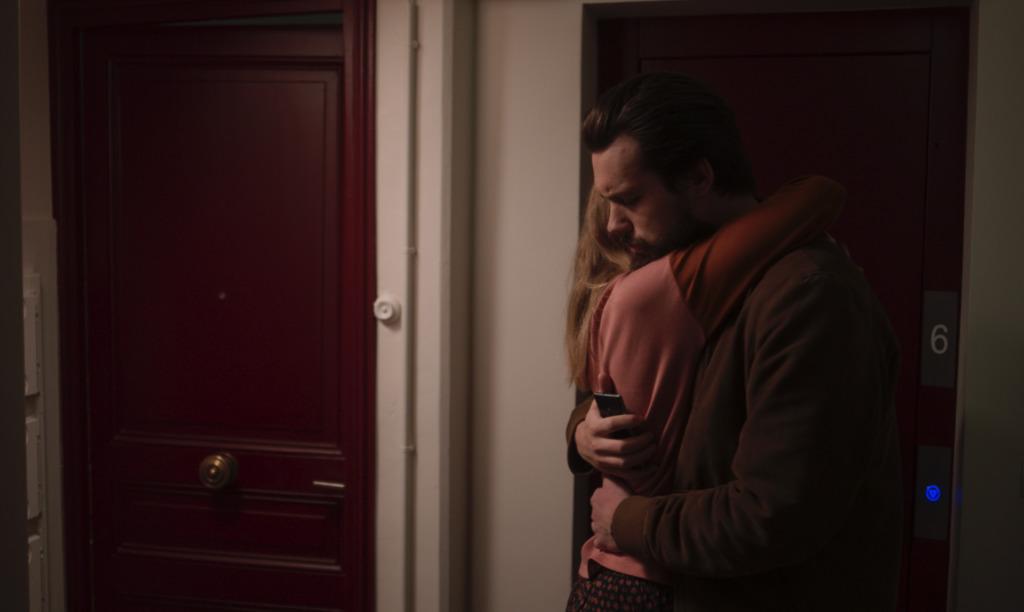 À bras, les corps À bras, les corps