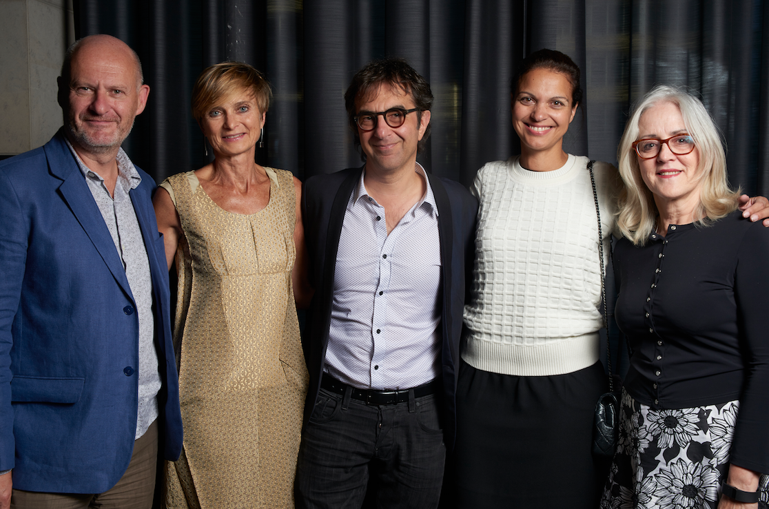 Telefilm Canada and UniFrance films announce new distribution and promotion partnership - Jean-Paul Salomé (président, UniFrance films); Sheila de La Varende (directrice, Promotion internationale, Téléfilm Canada); Atom Egoyan (réalisateur); Isabelle Giordano (directrice générale, UniFrance films); Carolle Brabant (directrice générale, Téléfilm Canada) (Groupe CNW/Téléfilm Canada) Telefilm Canada and UniFrance films announce new distribution and promotion partnership - Jean-Paul Salomé (président, UniFrance films); Sheila de La Varende (directrice, Promotion internationale, Téléfilm Canada); Atom Egoyan (réalisateur); Isabelle Giordano (directrice générale, UniFrance films); Carolle Brabant (directrice générale, Téléfilm Canada) (Groupe CNW/Téléfilm Canada)