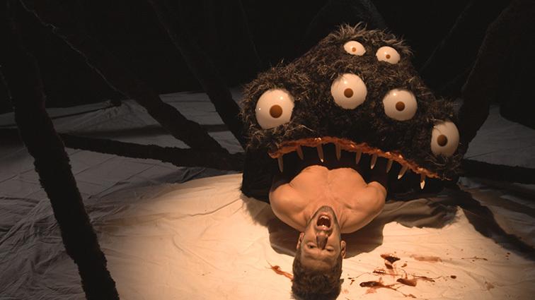 Huit pattes pour un huis clos Huit pattes pour un huis clos