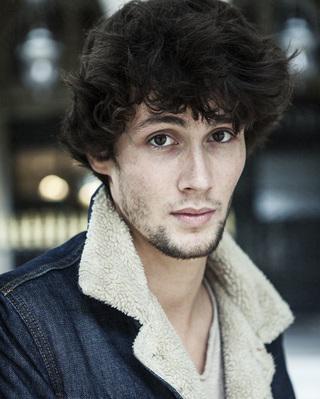 Adrien SchmüCk Adrien SchmüCk