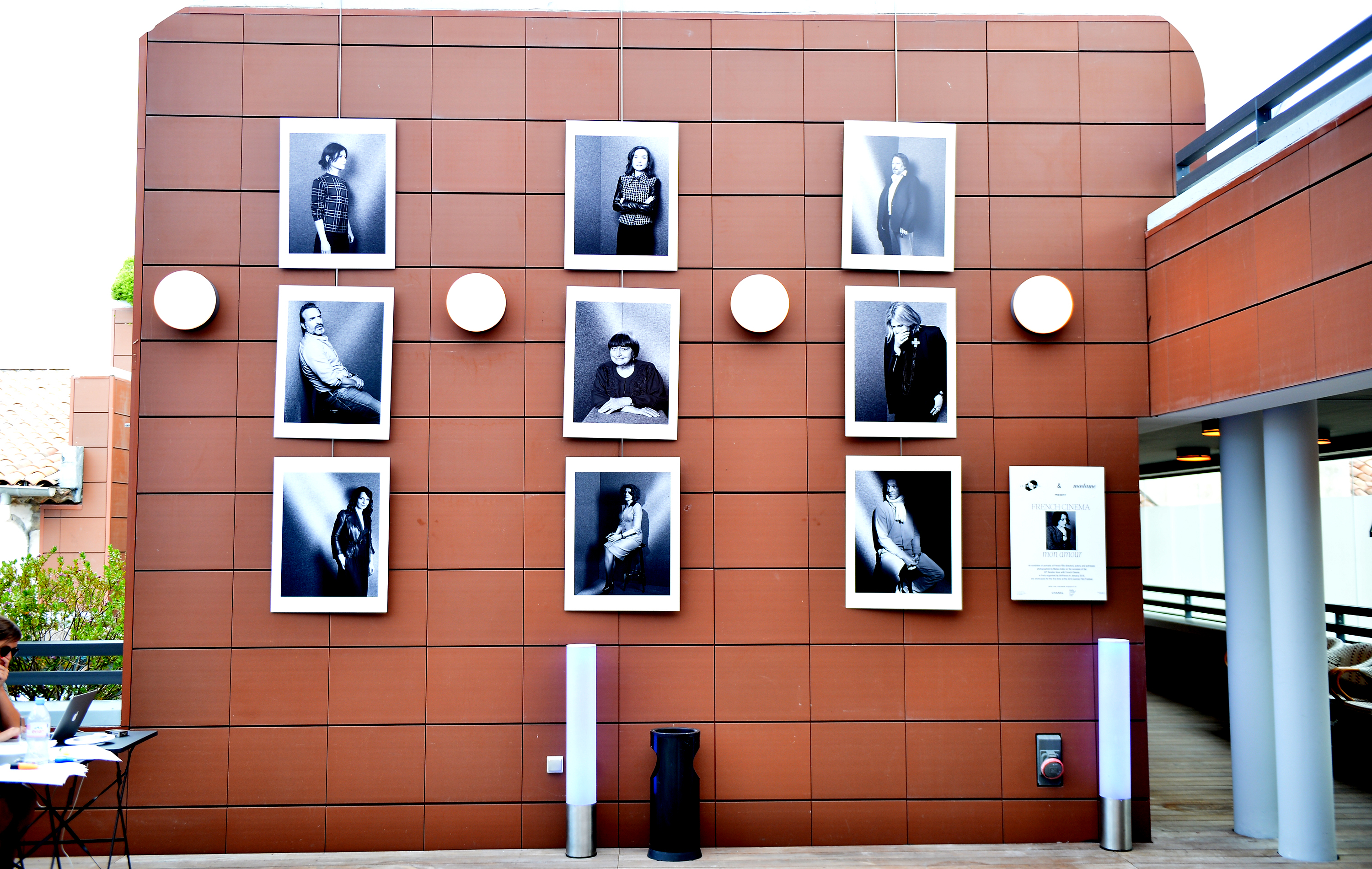 Vademécum del Festival de Cannes 2018 - Terrasse UniFrance : L'expo photos de Matias Indjic (Madame Figaro/UnIFrance/Chanel) - © Veeren/BestImage/UniFrance Vademécum del Festival de Cannes 2018 - Terrasse UniFrance : L'expo photos de Matias Indjic (Madame Figaro/UnIFrance/Chanel) - © Veeren/BestImage/UniFrance