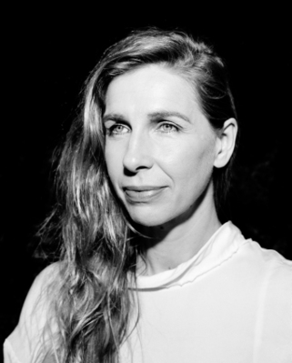 Barbara Carlotti - © Delphine Ghosarossian Barbara Carlotti - © Delphine Ghosarossian