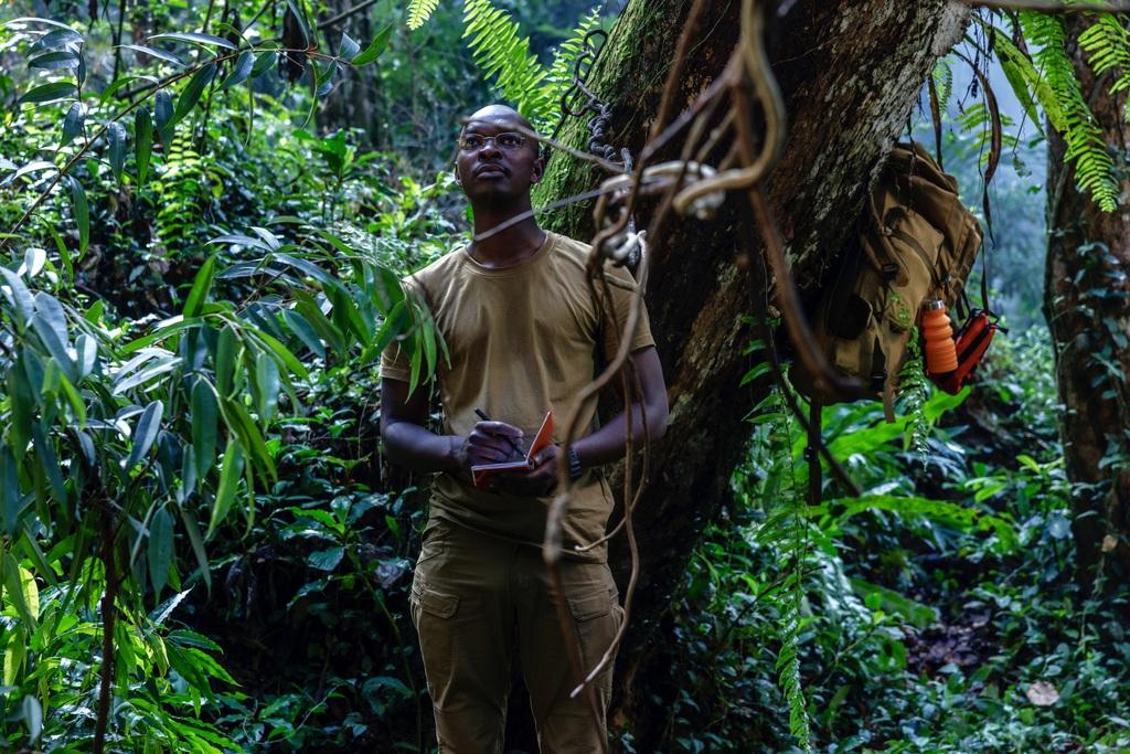 Le Grand Déplacement - © Mika Cotellon - 2024 Gaumont - Douze Doigts Productions - France 2 Cinéma - Le Grand Déplacement - © Mika Cotellon - 2024 Gaumont - Douze Doigts Productions - France 2 Cinéma -