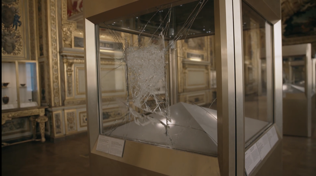 The Louvre, the Heist of the Century