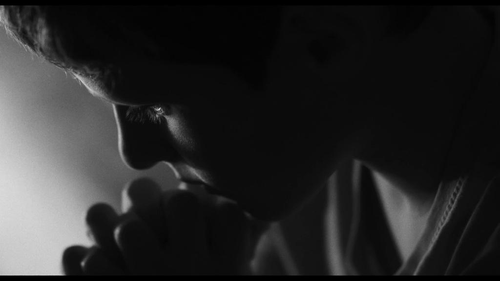 Nus dans les rues la nuit Nus dans les rues la nuit