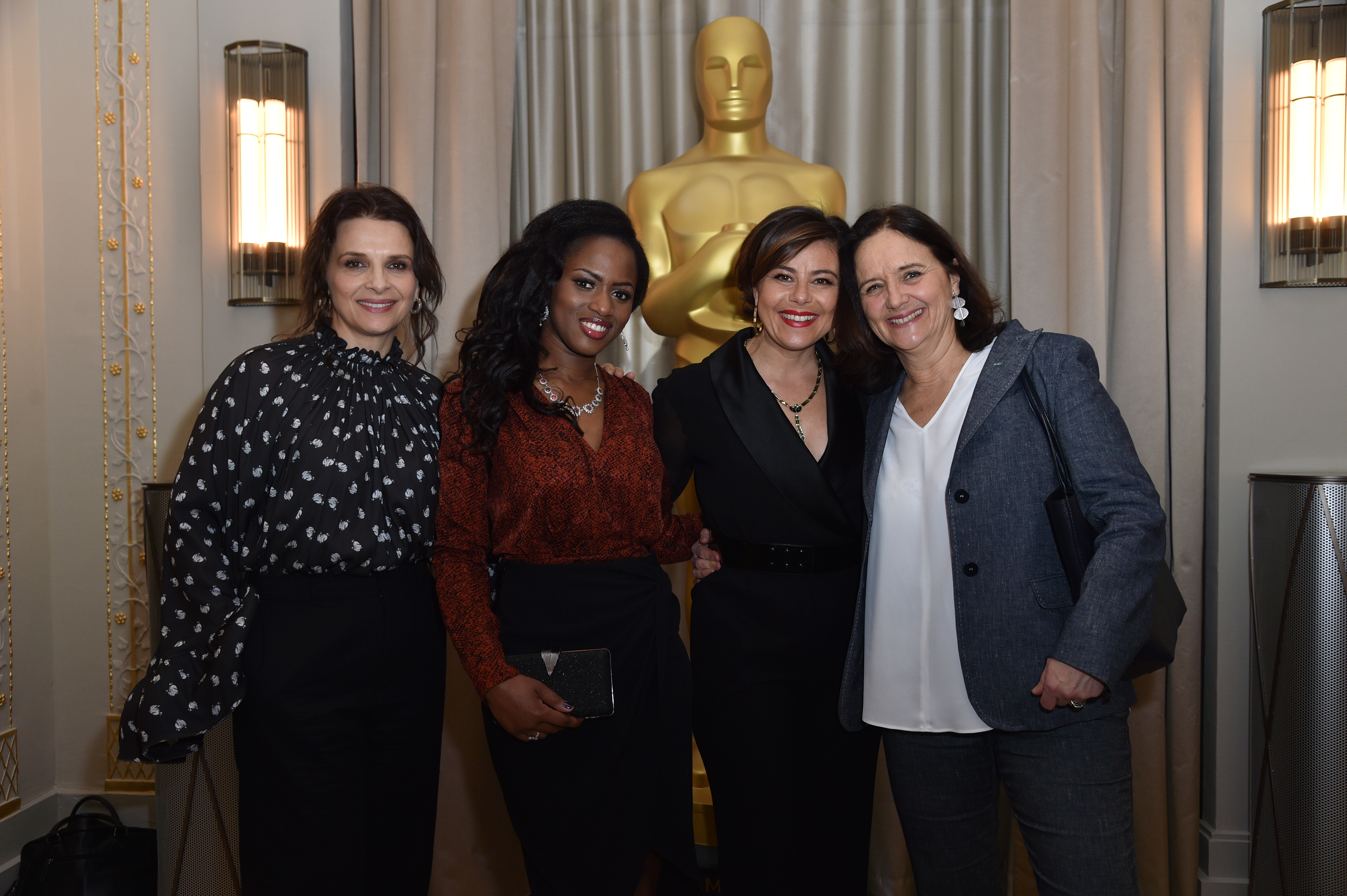 UniFrance y la Academia de los Óscars se asocian durante dos días en París, para apoyar el cine francés - Juliette Binoche, Maïmouna Doucouré, Mounia Meddour et la chef décoratrice Anne Seibel - © Giancarlo Gorassini - Bestimage / UniFrance UniFrance y la Academia de los Óscars se asocian durante dos días en París, para apoyar el cine francés - Juliette Binoche, Maïmouna Doucouré, Mounia Meddour et la chef décoratrice Anne Seibel - © Giancarlo Gorassini - Bestimage / UniFrance