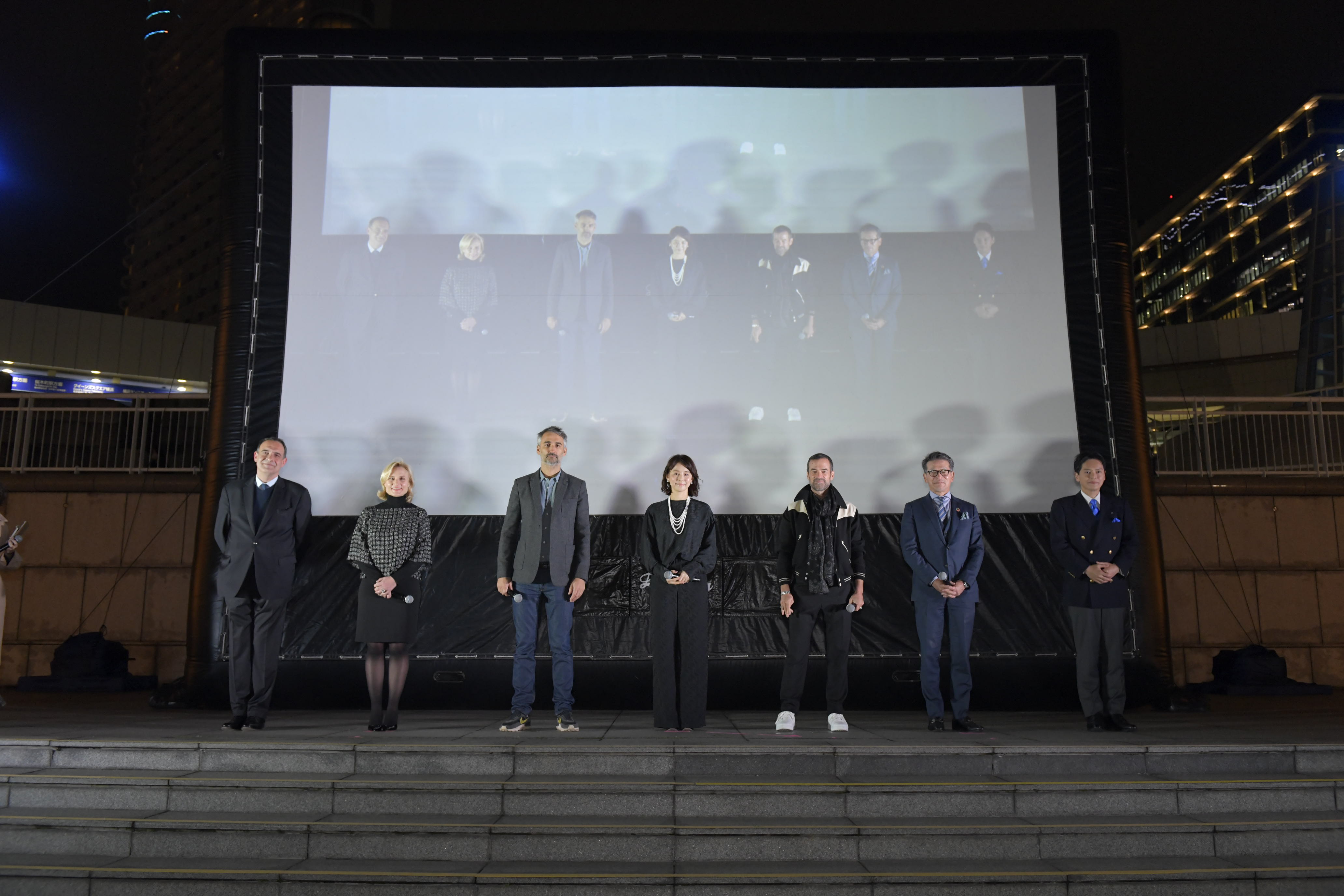 Opening of the 30th edition of the French Film Festival in Japan - Sur le toit du Minato Mirai pour la séance drive-in Opening of the 30th edition of the French Film Festival in Japan - Sur le toit du Minato Mirai pour la séance drive-in