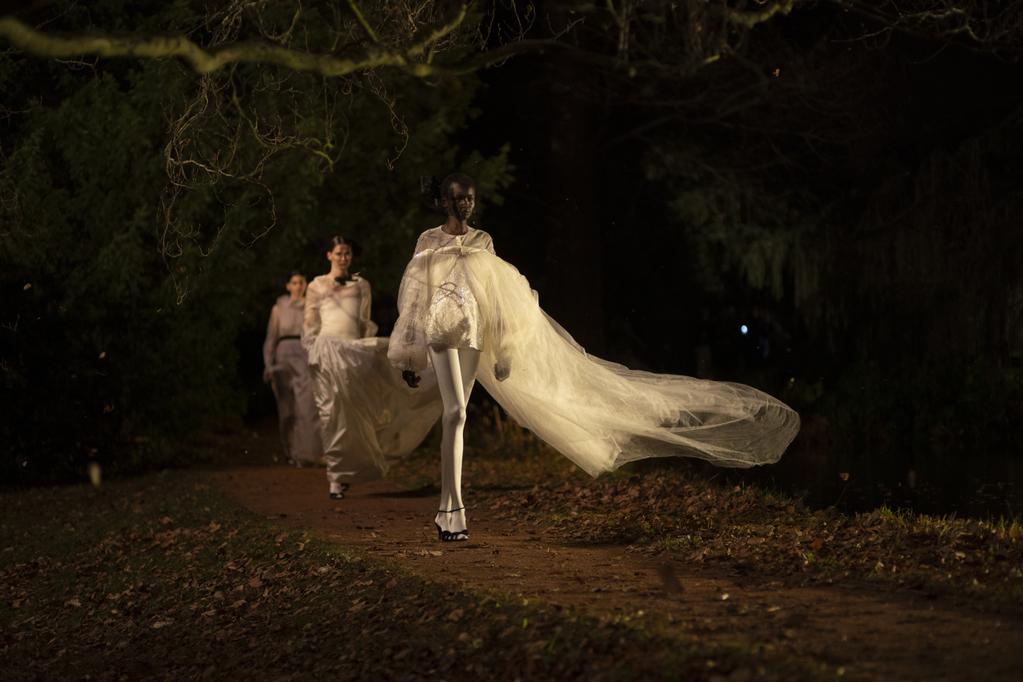 Couture (Alta Costura) - &copy; Carole Bethuel