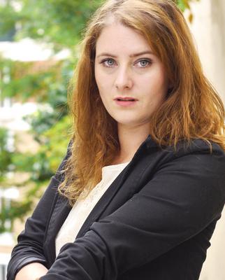 Isabelle Santos Isabelle Santos