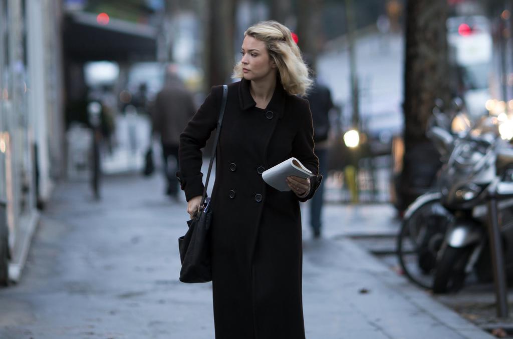 Pris de court - © CLAIRE NICOL - CHRISTMAS IN JULY - AD VITAM Pris de court - © CLAIRE NICOL - CHRISTMAS IN JULY - AD VITAM