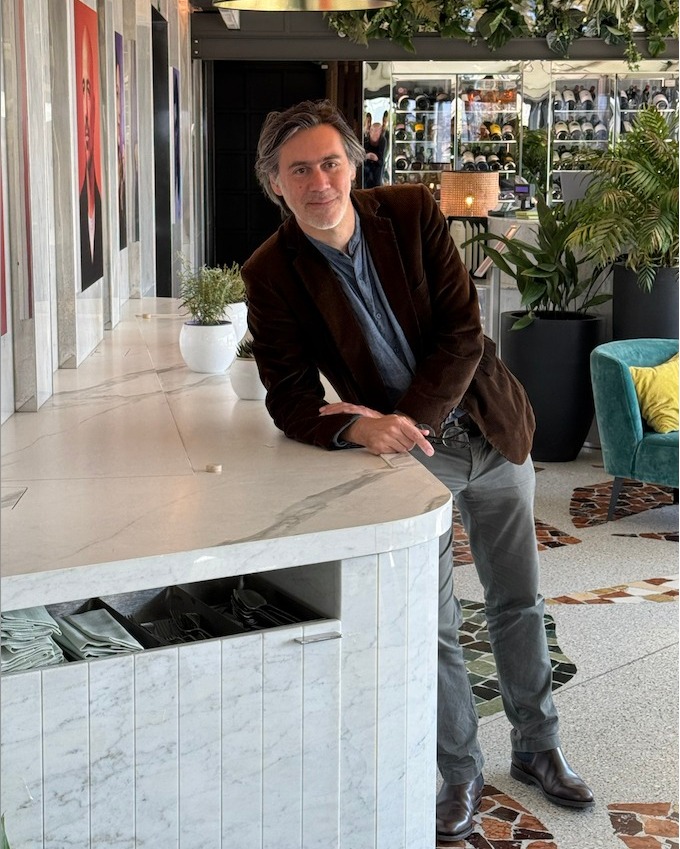 Les artistes français autour du monde avec Unifrance - Emmanuel Mouret (Rome) Les artistes français autour du monde avec Unifrance - Emmanuel Mouret (Rome)