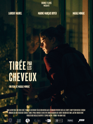 Tirée par les cheveux Tirée par les cheveux