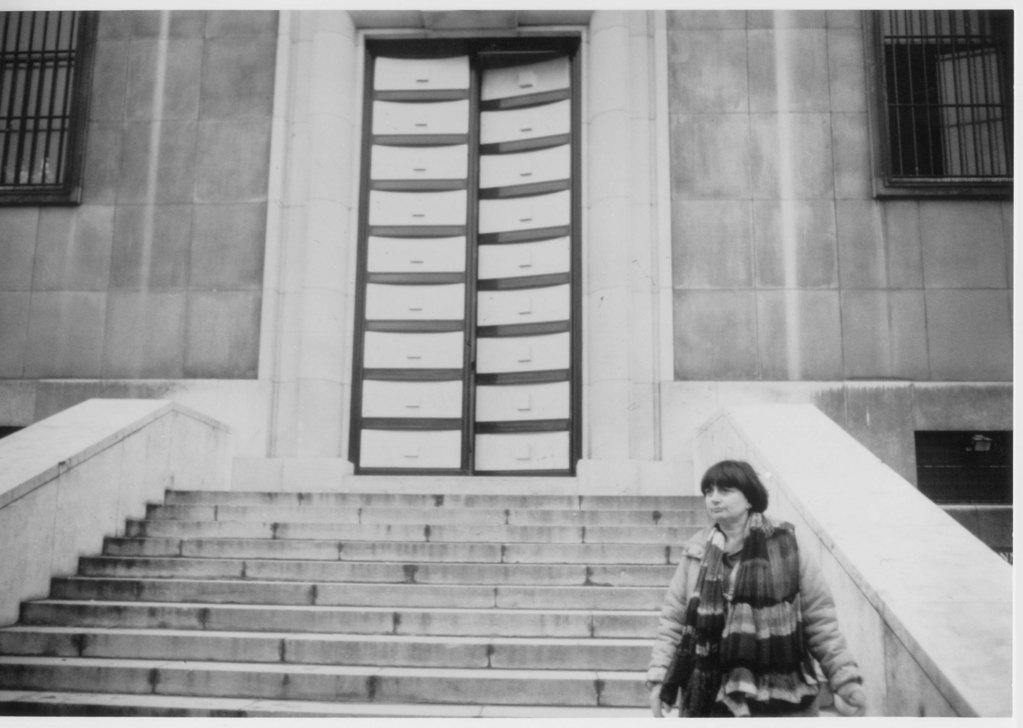 T'as de beaux escaliers, tu sais T'as de beaux escaliers, tu sais