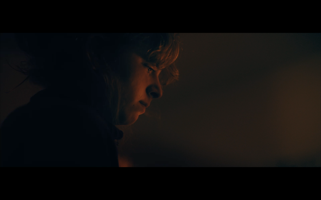 Tirée par les cheveux Tirée par les cheveux