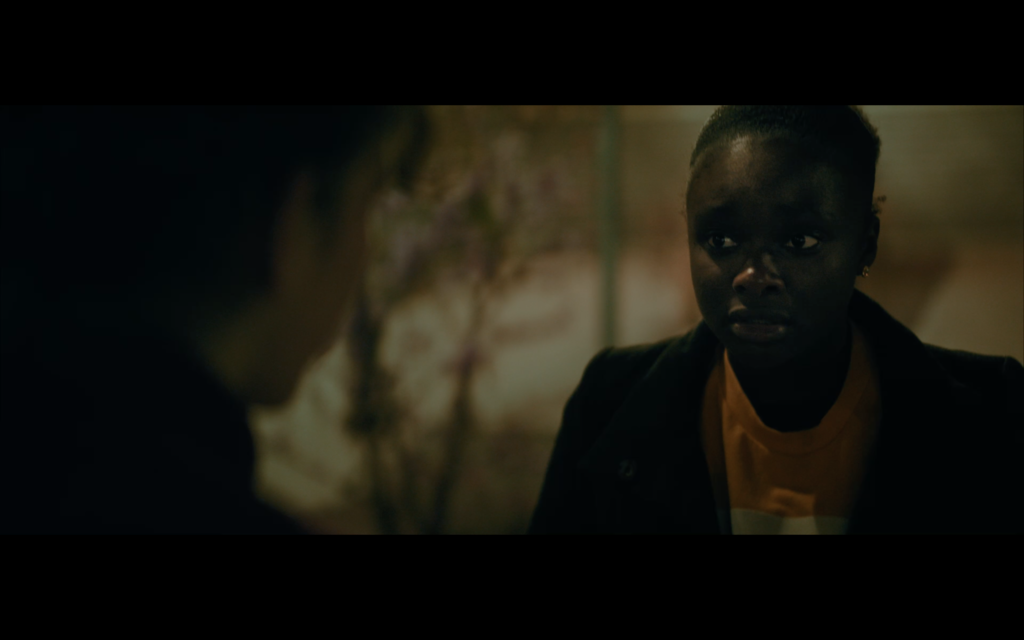 Tirée par les cheveux Tirée par les cheveux