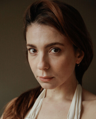 Roxanne Roux - &copy; Victoria Vinas