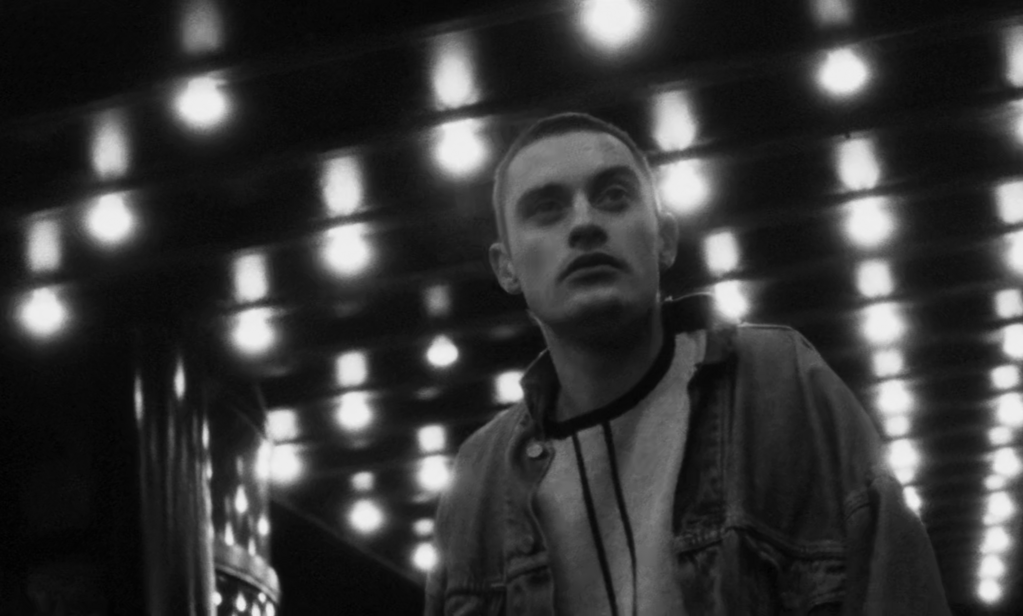 Un ciel si bas Un ciel si bas