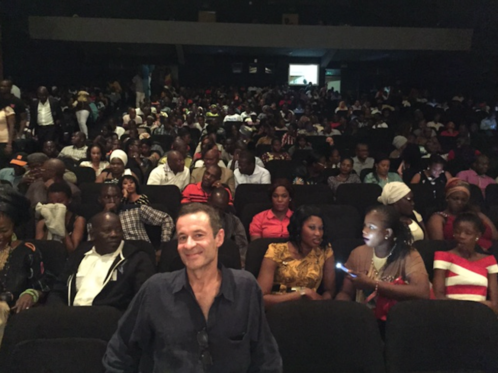 Bilan des 1ers Rendez-Vous du Cinéma Francophone à Abidjan - Le producteur Eric Névé présente Wùlu au cinéma Magic Cinema Babemba de Bamako, devant 800 personnes ! - © UniFrance Bilan des 1ers Rendez-Vous du Cinéma Francophone à Abidjan - Le producteur Eric Névé présente Wùlu au cinéma Magic Cinema Babemba de Bamako, devant 800 personnes ! - © UniFrance