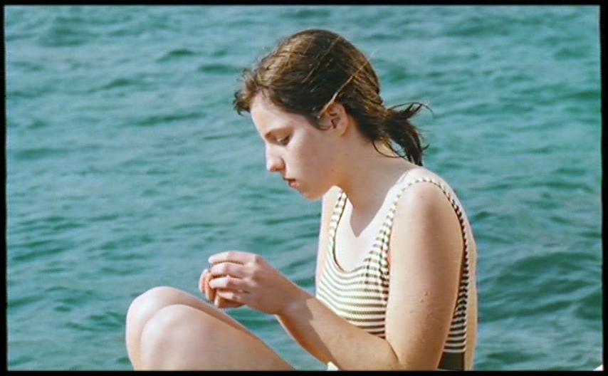 La Fille et l'amande La Fille et l'amande