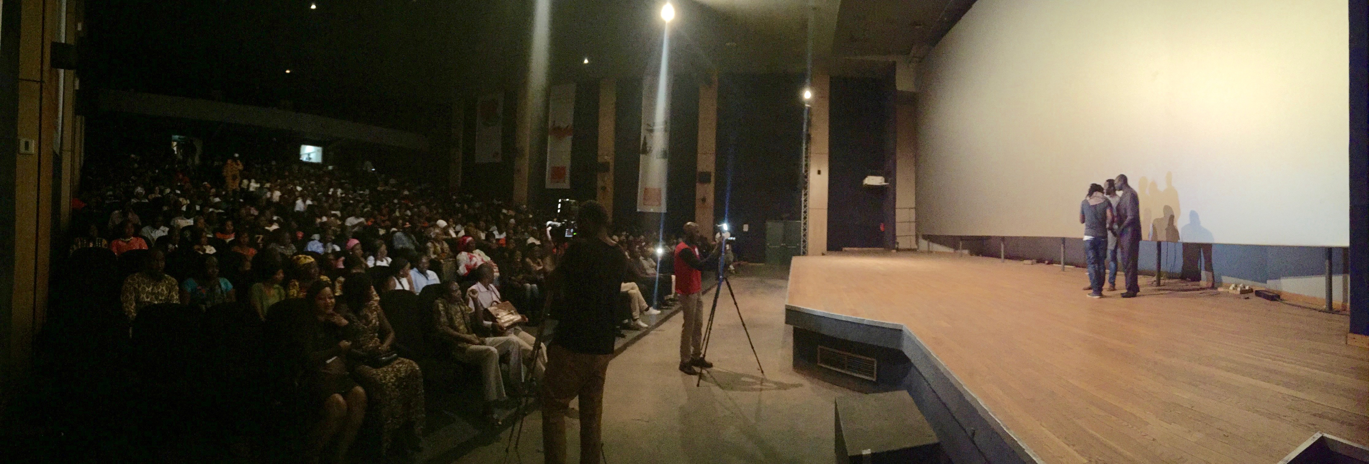 Review of the 1st Rendez-Vous with Francophone Cinema in Abidjan - Présentation de Wùlu au cinéma Magic Cinema Babemba de Bamako, devant 800 personnes ! - © UniFrance Review of the 1st Rendez-Vous with Francophone Cinema in Abidjan - Présentation de Wùlu au cinéma Magic Cinema Babemba de Bamako, devant 800 personnes ! - © UniFrance