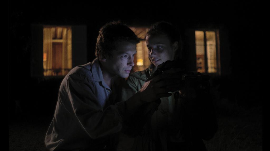 Derrière la nuit Derrière la nuit