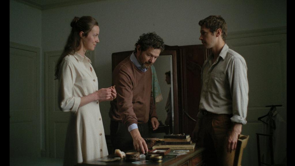 Derrière la nuit Derrière la nuit