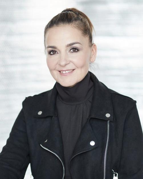 Mónika Mécs Mónika Mécs