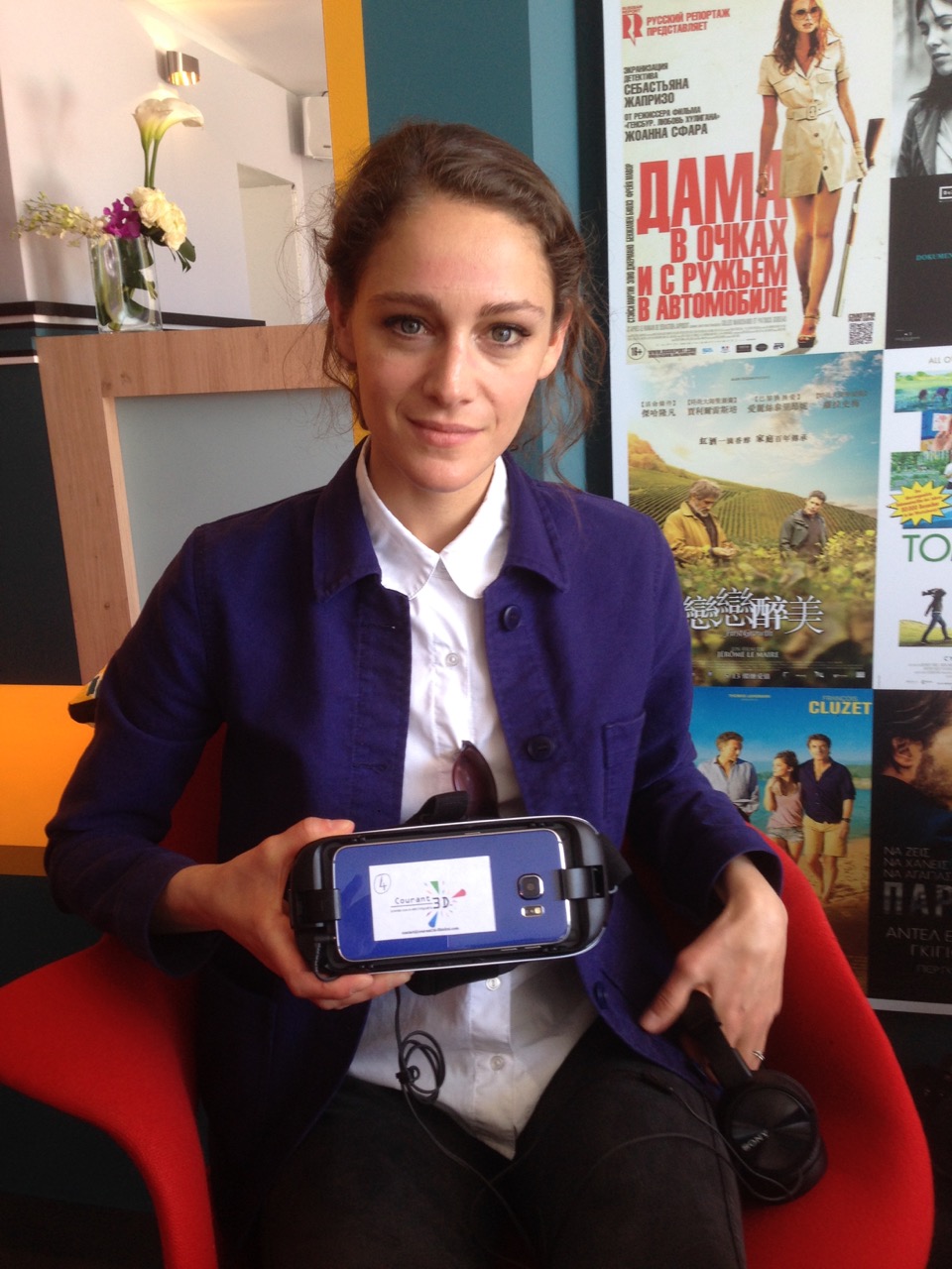 UniFrance y la realidad virtual en el Festival de Cannes - Ariane Labed se prête au jeu du visinnage en réalité virtuelle UniFrance y la realidad virtual en el Festival de Cannes - Ariane Labed se prête au jeu du visinnage en réalité virtuelle