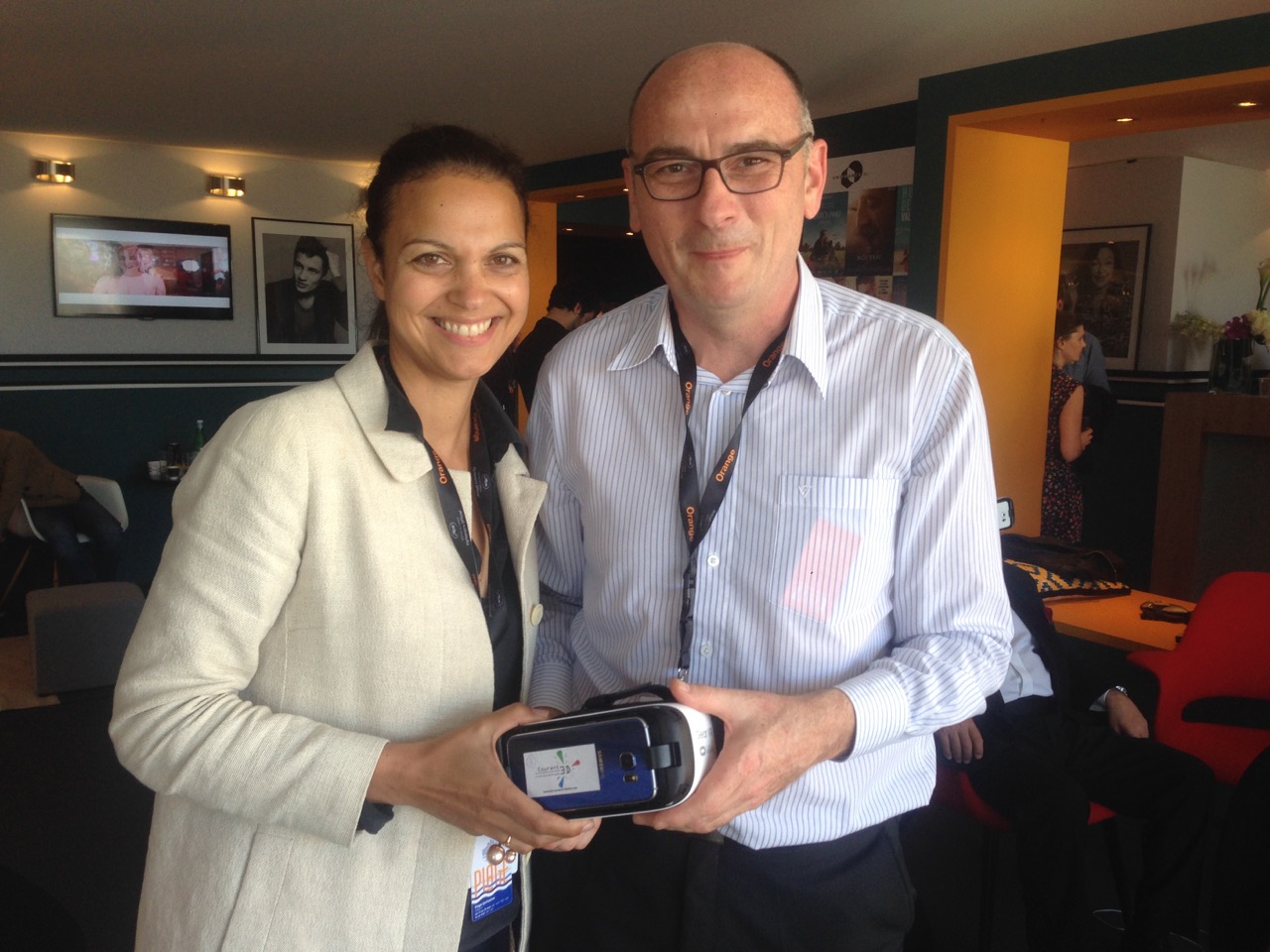 UniFrance y la realidad virtual en el Festival de Cannes - Isabelle Giordano et François Serre, président de l'association Prenez du Relief UniFrance y la realidad virtual en el Festival de Cannes - Isabelle Giordano et François Serre, président de l'association Prenez du Relief