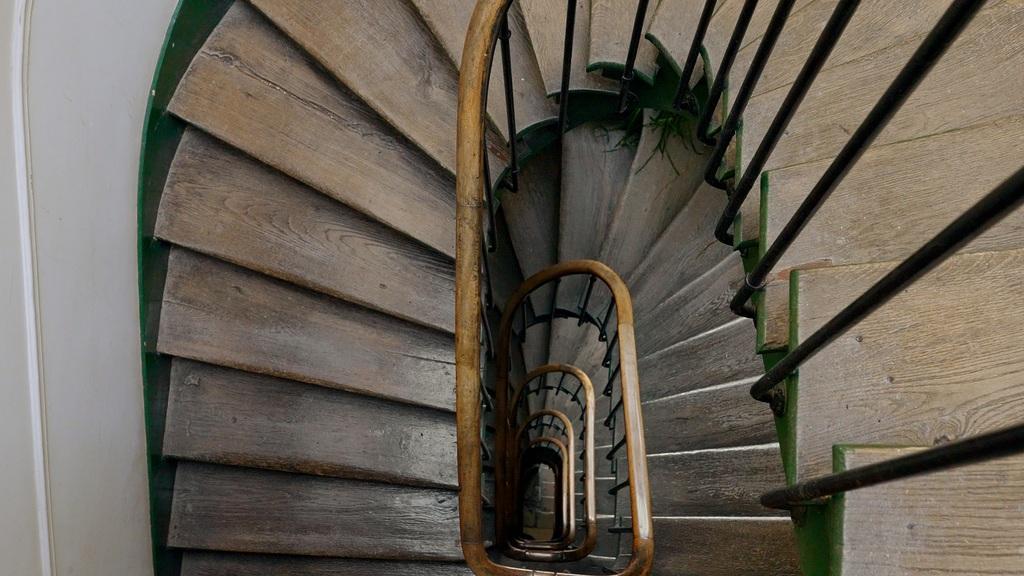 L'Escalier L'Escalier