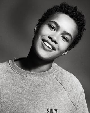 Chlo&eacute; L&eacute;onil