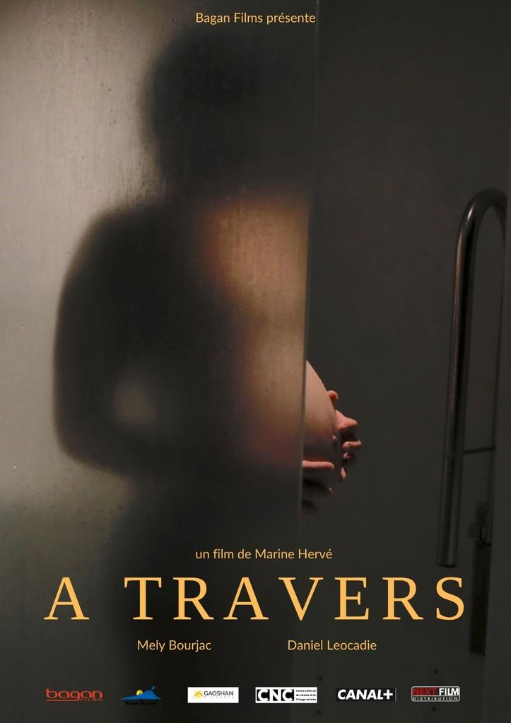 À travers À travers