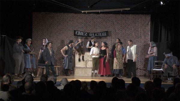 Un village dans le vent Un village dans le vent