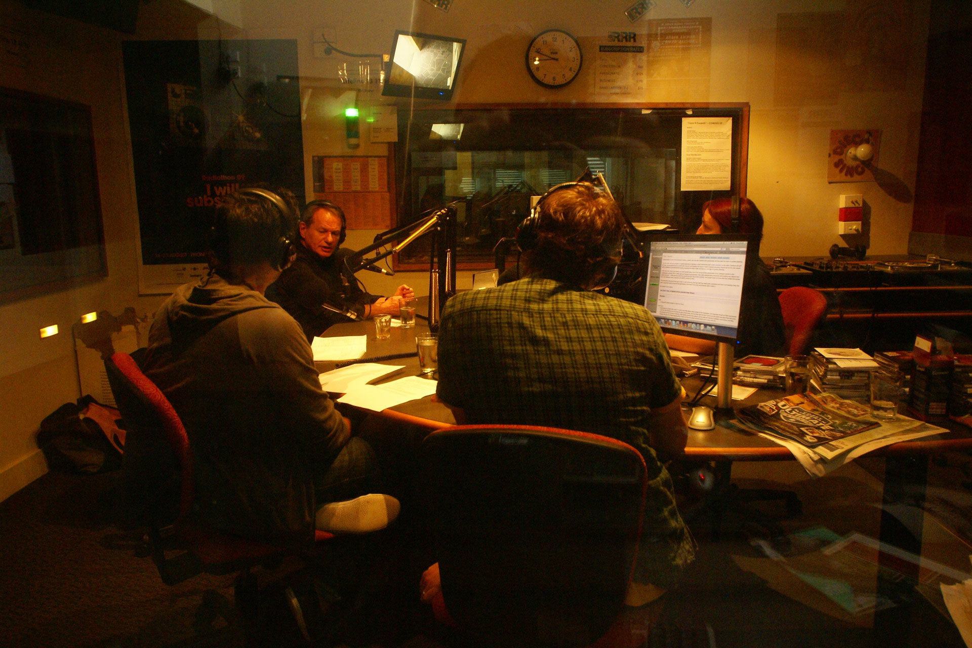 Philippe Lioret talks about his trip to Australia - Philippe Lioret à la radio à Melbourne - © uniFrance / Dr Philippe Lioret talks about his trip to Australia - Philippe Lioret à la radio à Melbourne - © uniFrance / Dr