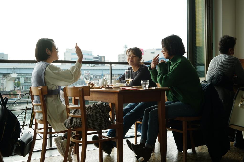 Small, Slow but Steady - © 2022 « KEIKO ME WO SUMASETE » Production Committee & COMME DES CINEMAS Small, Slow but Steady - © 2022 « KEIKO ME WO SUMASETE » Production Committee & COMME DES CINEMAS