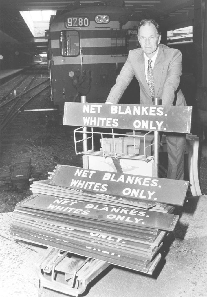 El estado contra Mandela y los otros - © Ambrose Peters El estado contra Mandela y los otros - © Ambrose Peters